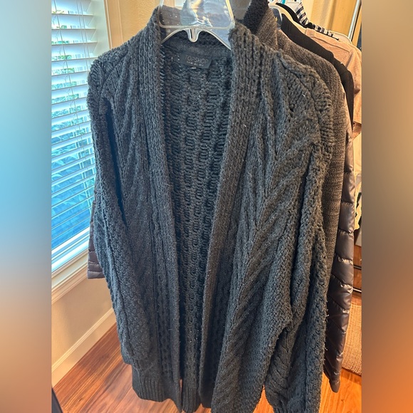 Sweaters and Tops - Picture 2 of 7